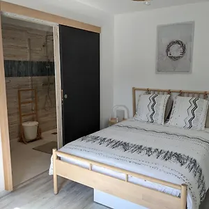Séjour chez l'habitant Double Indépendante Bali Au Sein Du Domaine Passeloup, Porte Des Pierres Dorees